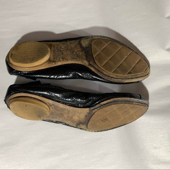 CHANEL size 35 soft crinkled patent leather flats - Picture 5 of 16